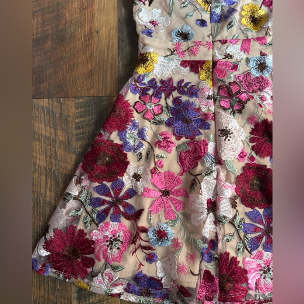 Lulus Garden Grandeur Dress Beige Floral Embroidered A-Line Mini Size small s - Picture 9 of 13